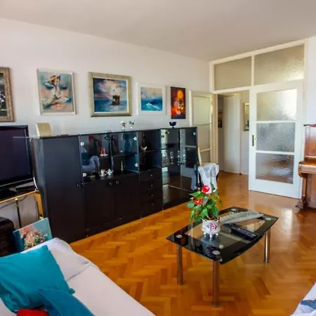 Apartment Amazing View Near The City Center